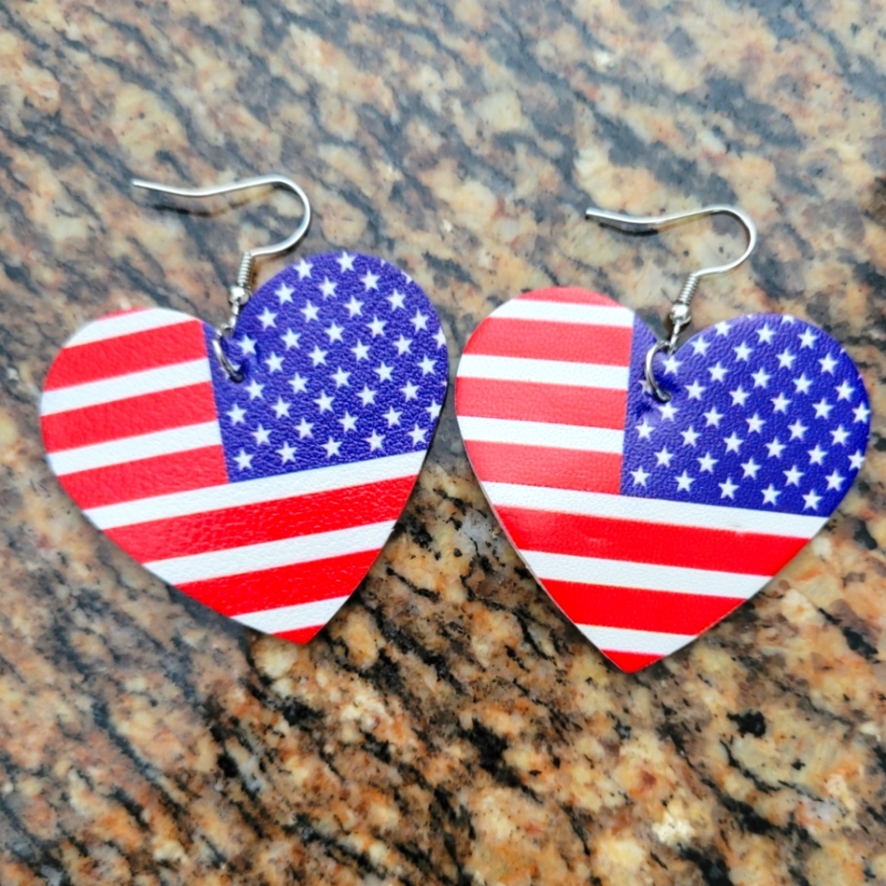 NWOT 4th of July Earrings 🎆🧨✨